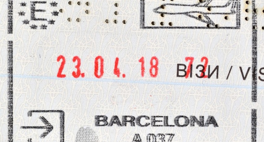Podrobione stemple miały potwierdzać podróż do Barcelony