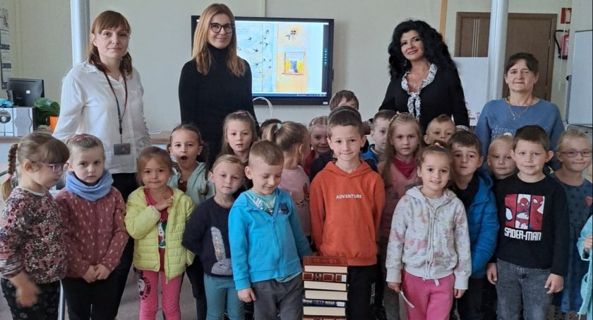 Przedszkolaki z Miejskiego Przedszkola nr 9 im. Jana Brzechwy  w Jarosławiu z wizytą w Bibliotece PWSTE 