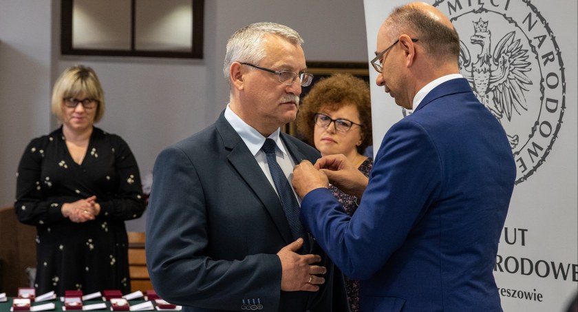 Opozycjoniści uhonorowani Krzyżem Wolności i Solidarności
