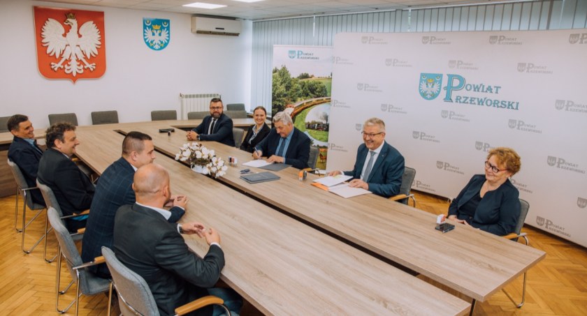 Na drugi etap rewitalizacji Kolei Dojazdowej Przeworsk Wąskotorowy–Dynów prawie 30 mln zł 