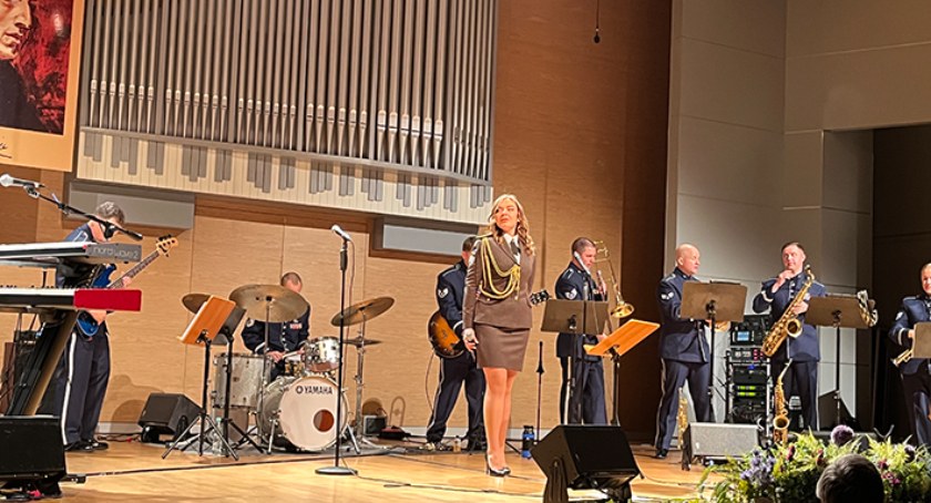 Amerykański zespół wojskowy Sił Powietrznych Armii Stanów Zjednoczonych Ambassadors Rock Band zagrał w Jarosławiu