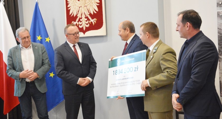 Prawie 2 mln zł przeznaczyły Lasy Państwowe na przebudowę drogi z Zapałowa do Surmaczówki w gminie Wiązownica
