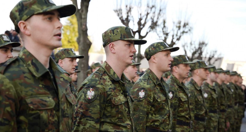Nowi funkcjonariusze Bieszczadzkiego Oddziału Straży Granicznej złożyli ślubowanie