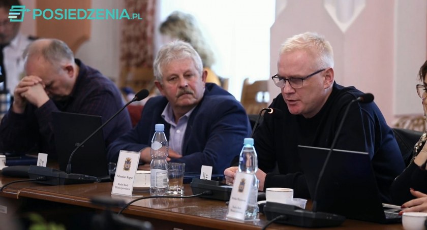 Mieszkańcy Jarosławia zapłacą wyższe podatki. To sposób burmistrza na załatanie dziury w budżecie