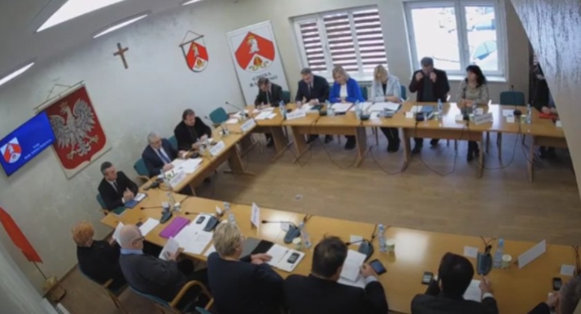- Wstyd, panie wójcie! Gdzie pan ma twarz? - grzmiał radny Blok. Mieszkańcy gminy Radymno zapłacą więcej za wywóz śmieci  