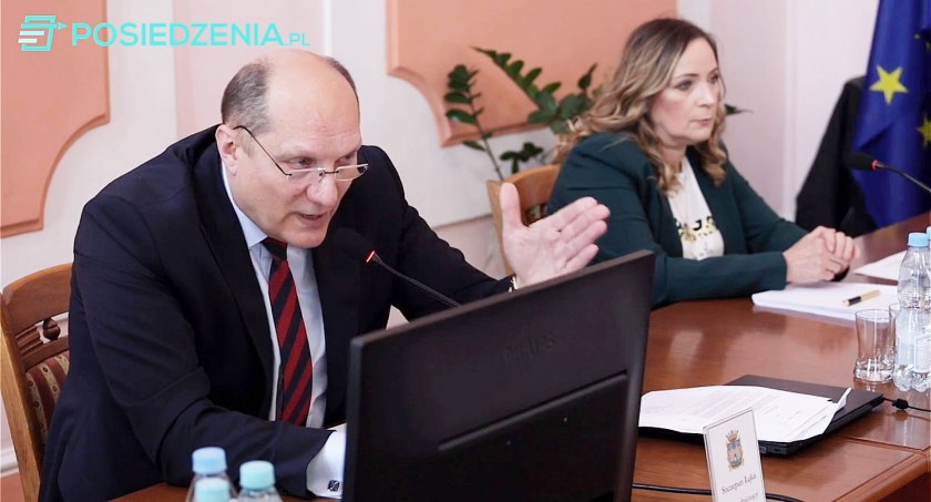 Entliczek pentliczek, magiczny guziczek! Czyli jak przewodniczący Rady Miasta Jarosławia Szczepan Łąka prowadzi demokratyczne obrady rady