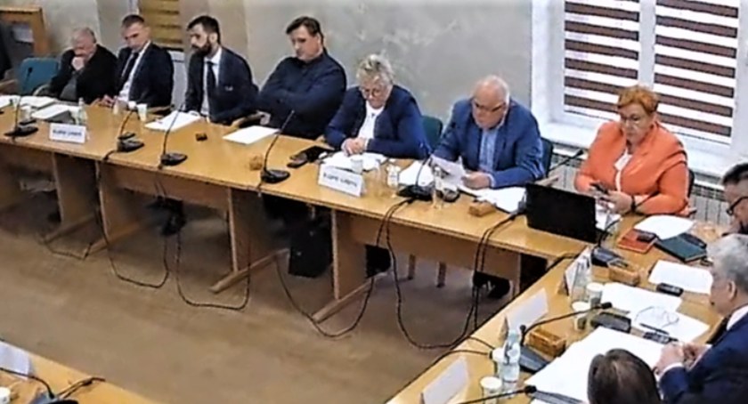 Krytykowali wójta Bogdana Szylara. Rada Gminy Radymno odwołała ich z funkcji przewodniczących komisji 