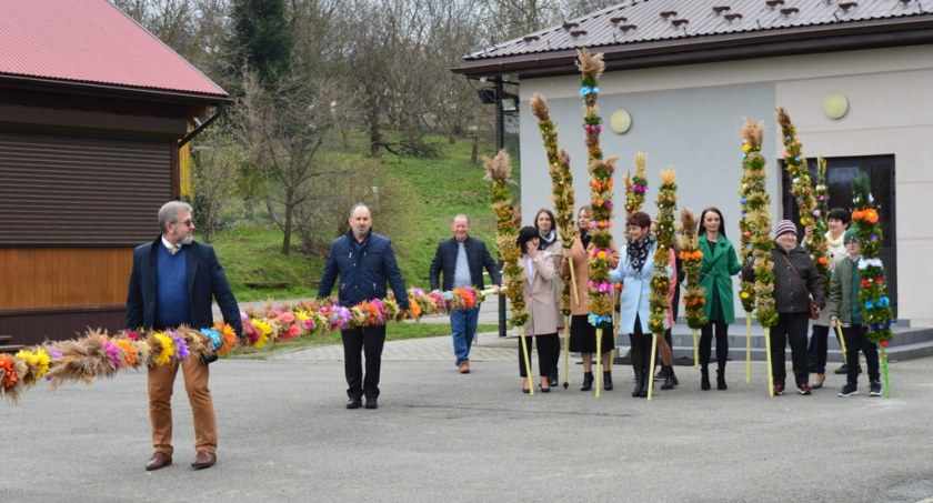 Niedziela Palmowa w Tuligłowach. Najokazalsze palmy mierzyły ponad 12 metrów! (ZDJĘCIA)