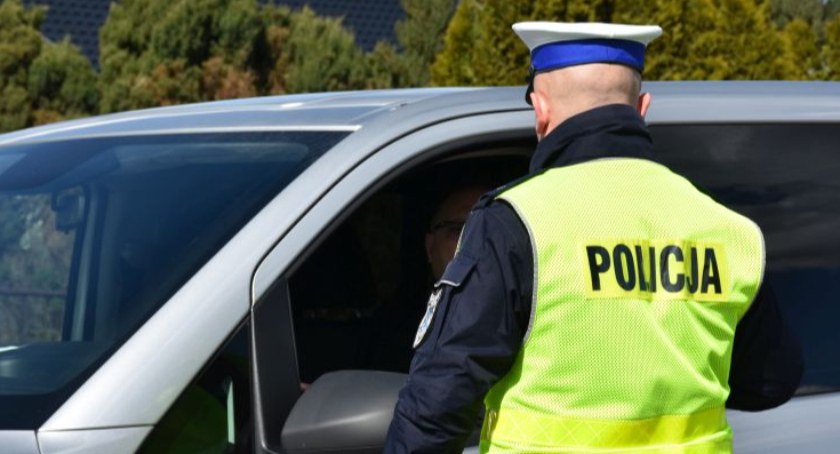  Był tak pijany, że zapomniał zamknąć drzwi w samochodzie 