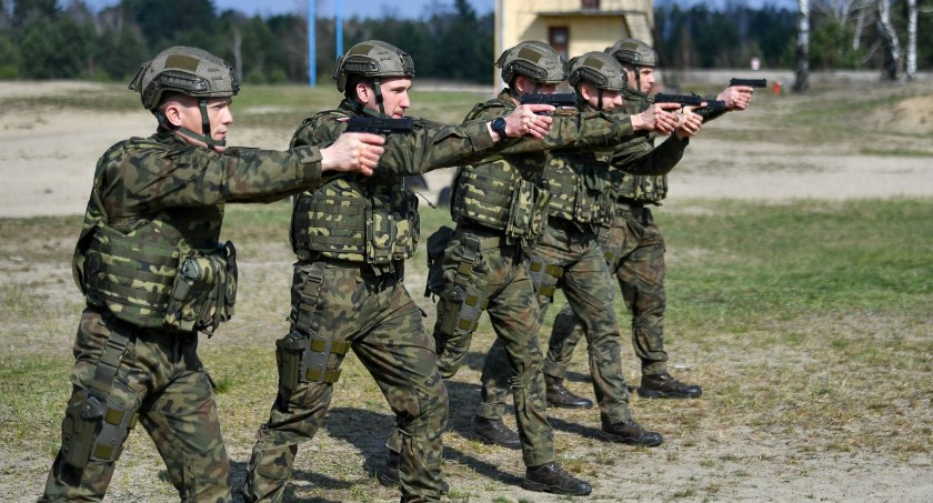 Wystartował projekt „Trenuj jak żołnierz”. To szesnastodniowe szkolenia dla tych, którzy ukończyli 18 lat