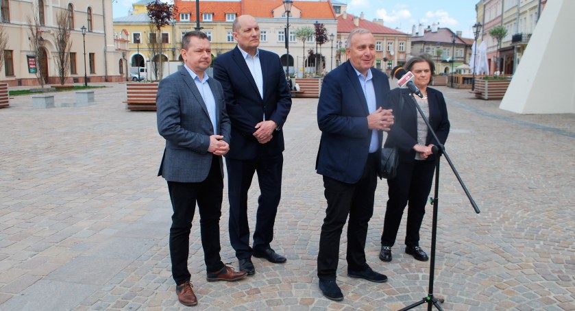  Grzegorz Schetyna: Wybory wygrywa się w takich miastach jak Jarosław. Spotykamy się, rozmawiamy, a przede wszystkim słuchamy mieszkańców (ZDJĘCIA, WIDEO) 