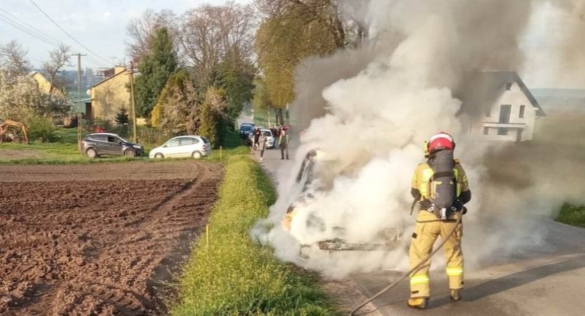 Pożar samochodu osobowego w Żurawiczkach