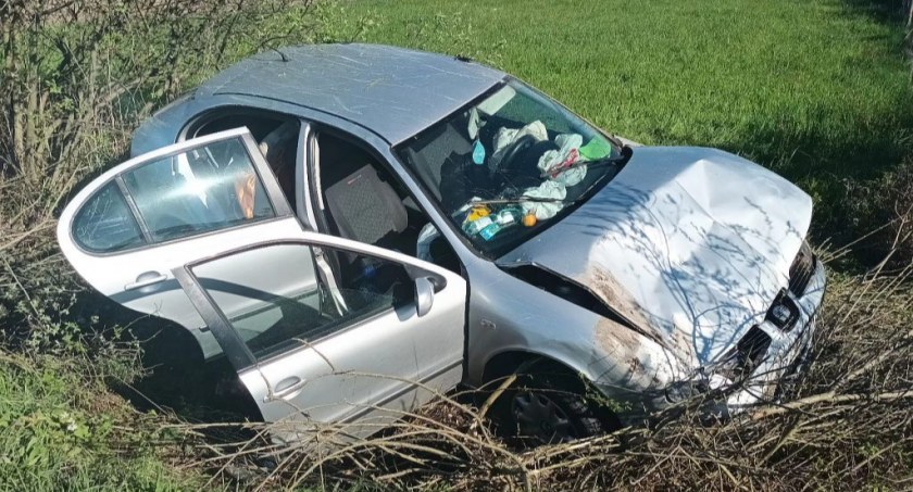 Nietrzeźwy kierowca wpadł do rowu 
