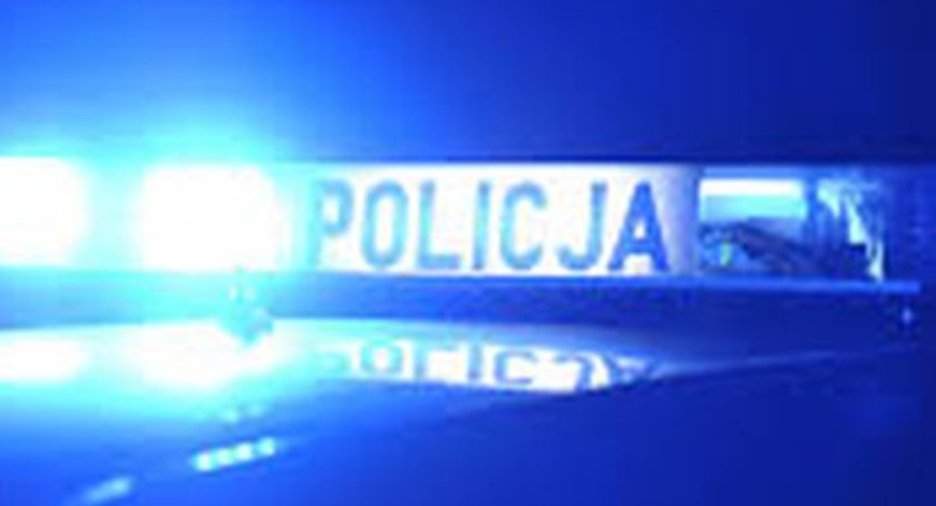Dzięki policyjnej eskorcie potrzebująca pomocy kobieta dotarła szybko do szpitala 