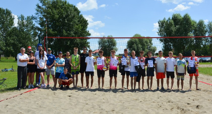 Rozegrano pierwszy turniej z cyklu Radymno Beach Volley Cup 2023 