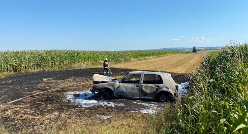 Pożar samochodu osobowego w Żuklinie 