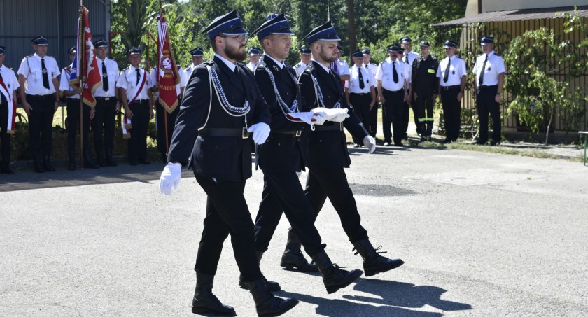 Poświęcenie figury św. Floriana i dożynki wiejskie w Łowcach i Boratynie 
