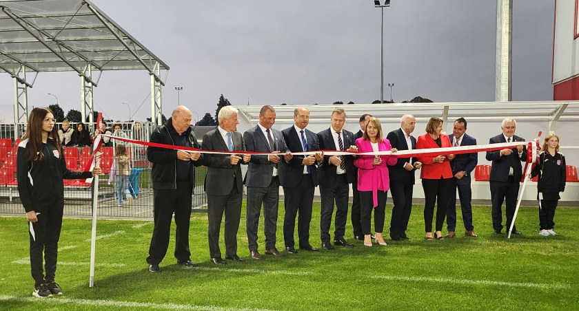 Grzegorz Lato, Jan Domarski, Cezary Kulesza i Michał Listkiewicz uczestniczyli w oficjalnym otwarciu przebudowanego stadionu w Wiązownicy