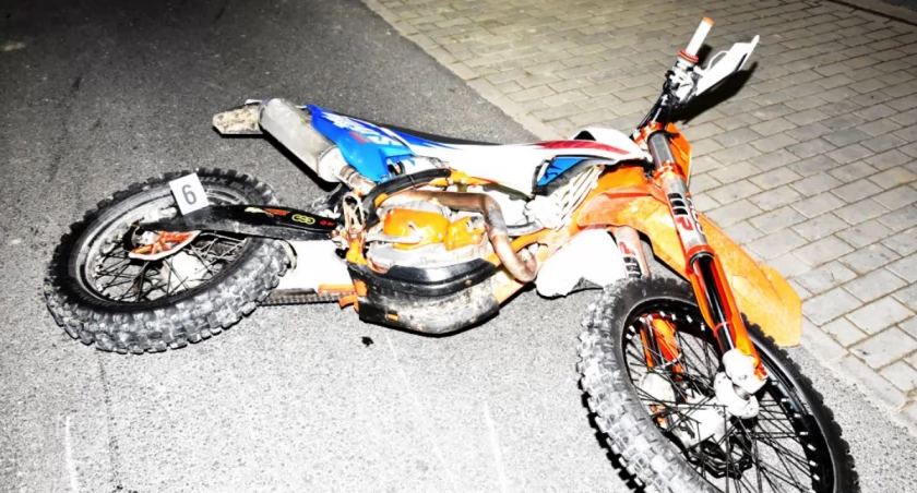 34-letni motocyklista w szpitalu zakończył jazdę na jednym kole przez ul. Markiewicza w Pruchniku 