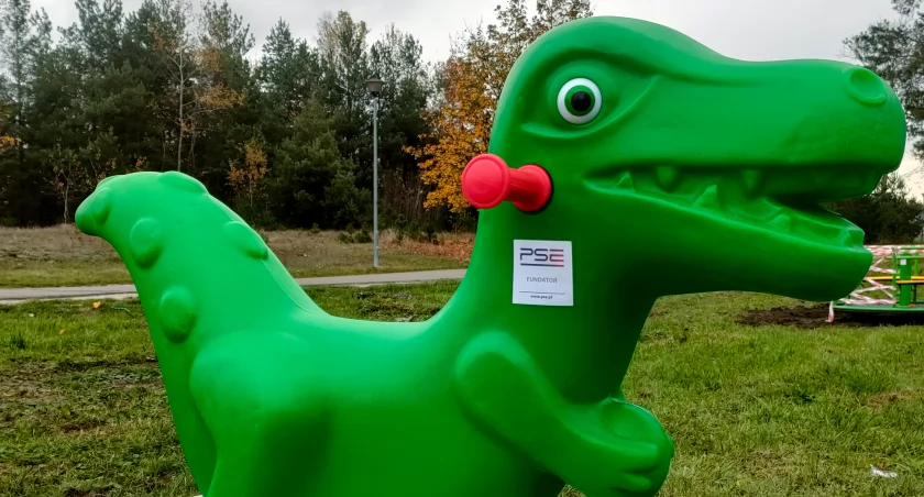 Nowe urządzenia na placu zabaw w Manasterzu