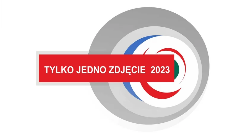 TYLKO JEDNO ZDJĘCIE 2023 - wernisaż wystawy prac konkursowych w Galerii Rynek w Jarosławiu
