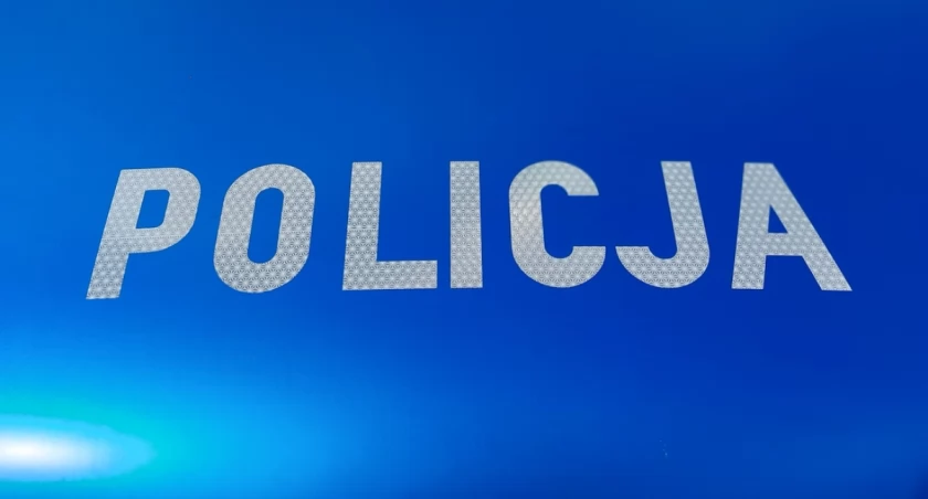 Zaniepokojona sąsiadka 85-letniej kobiety wezwała policję. Seniorce udzielono pomocy 