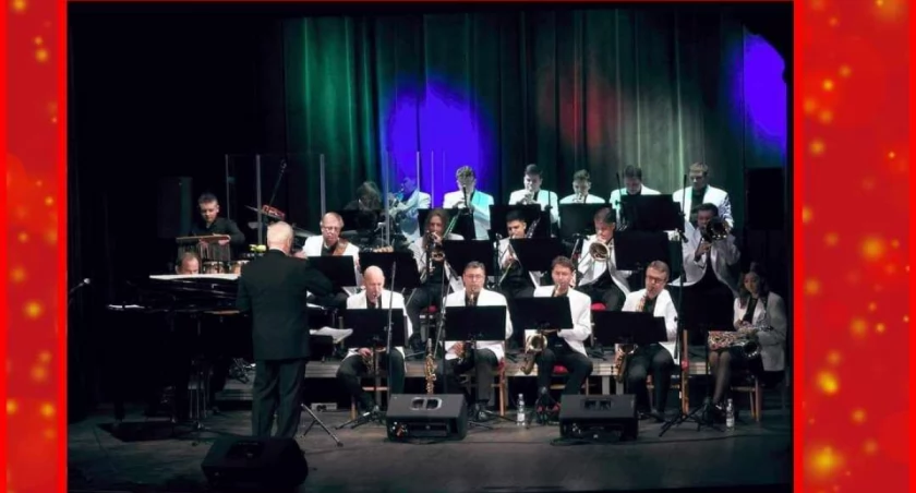 Koncert Przemyskiego Big Bandu pod dyrekcją Antoniego Gurana na Zamku Kazimierzowskim w Przemyślu