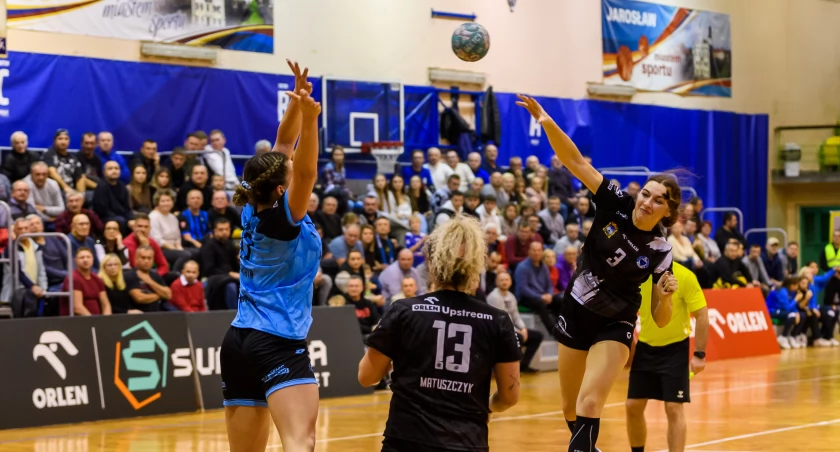 Jednobramkowa porażka jarosławianek. Handball JKS przegrał z MKS URBIS Gniezno 