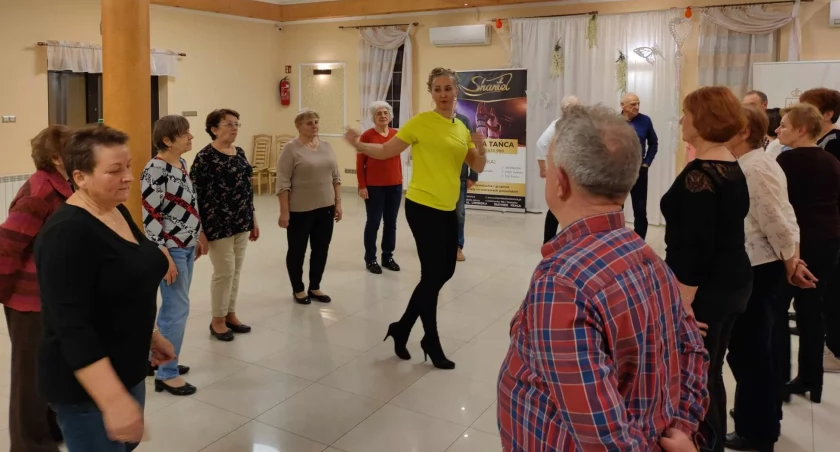 Seniorzy z Kańczugi uczyli się tańczyć „Letkiss” (ZDJĘCIA, WIDEO)