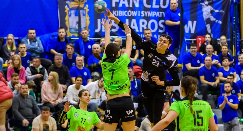 Handball JKS przegrał z zespołem z Koszalina. MVP meczu została Edyta Byzdra 
