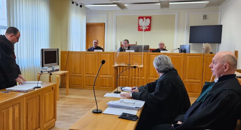 10 lat procesu, 100 świadków  i uniewinnienie. Sąd apelacyjny nie kwestionuje,  ale... cofa sprawę byłego wójta Mariana Ryznara do I instancji