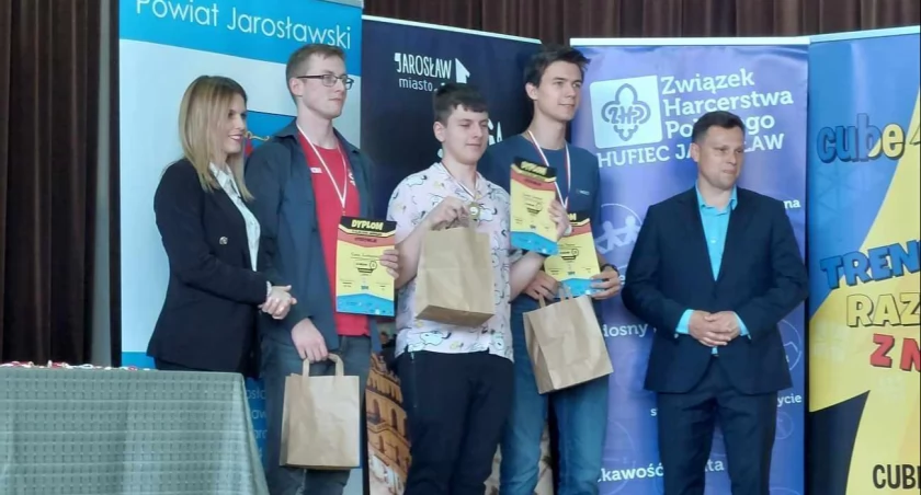 Rekord Polski padł podczas jarosławskich zawodów w układaniu kostki Rubika na czas!
