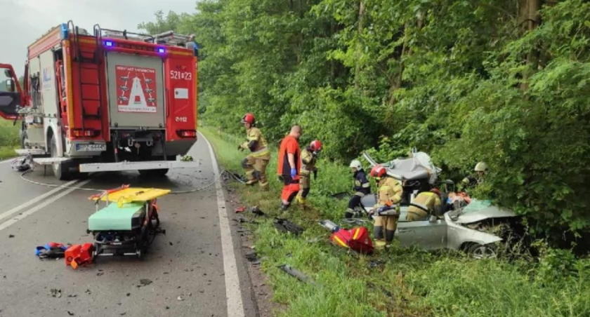 Wypadek w Leżachowie. 32-letnia kobieta odwieziona do szpitala 