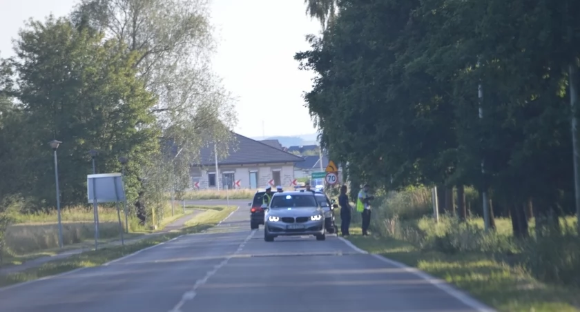 Policja prosi o kontakt świadków wypadku na ul. Radawskiej w Wiązownicy, gdzie znaleziono wczoraj zwłoki mężczyzny