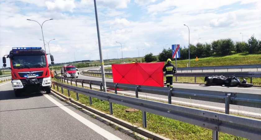 42-letni motocyklista zginął na miejscu na zjeździe z autostrady w Mirocinie
