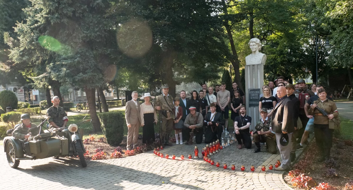 Obchody 80. rocznicy wybuchu Powstania Warszawskiego w parku im. Baśki Puzon w Jarosławiu