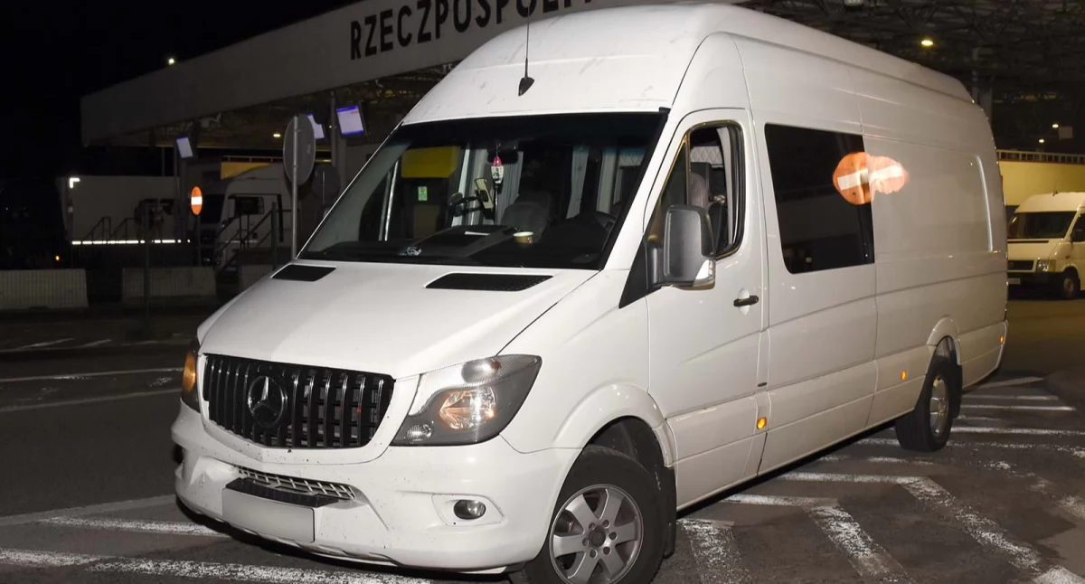Strażnicy graniczni z Korczowej zatrzymali dwa busy, w których zamontowane były skrzynie biegów z aut skradzionych w Wielkiej Brytanii