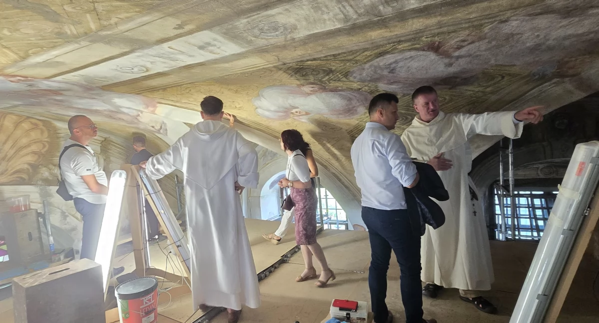 Odrestaurowana zabytkowa polichromia nawy głównej bazyliki Matki Bożej Bolesnej w Jarosławiu