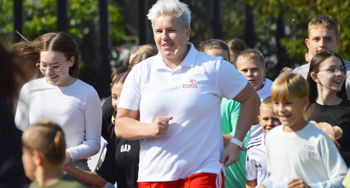 Lekcja wychowania fizycznego w Kańczudze z rekordzistką świata w rzucie młotem Anitą Włodarczyk 