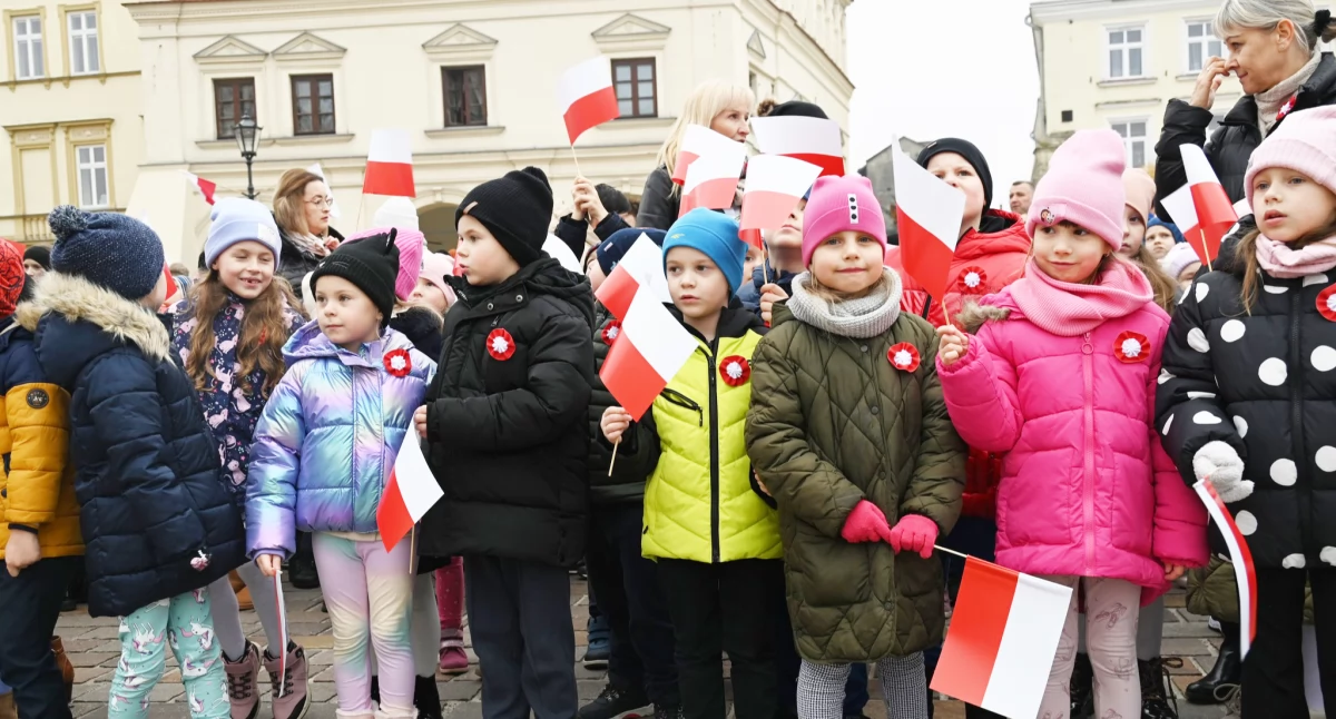 Wspólnie odśpiewali hymn narodowy na Rynku w Jarosławiu