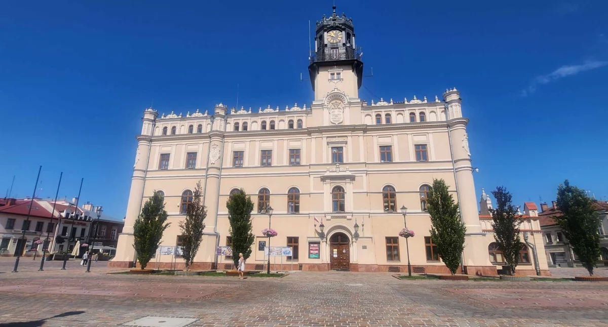 W Jarosławiu w 2024 roku przybyło 186 nowonarodzonych mieszkańców. Sprawdź, ile w ubiegłym roku odnotowano zgonów, ile rozwodów, a ile zawarto małżeństw