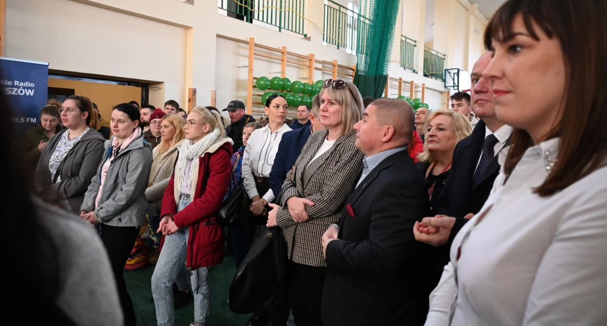 Pracodawcy, poszukujący pracy i uczniowie spotkali się na VII Jarosławskich Targach Pracy (ZDJĘCIA)