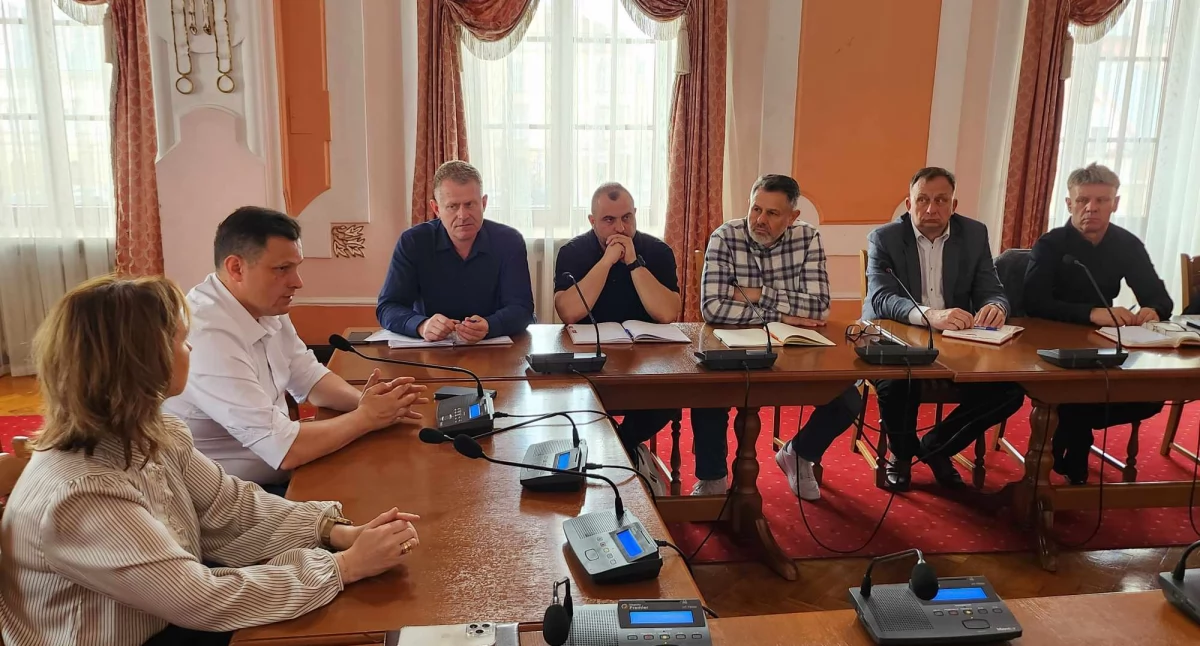 Urzędnicy miejscy pomagają w wypełnianiu wniosków, komisje będą szacować szkody - przekazał podczas konferencji prasowej burmistrz Jarosławia Marcin Nazarewicz