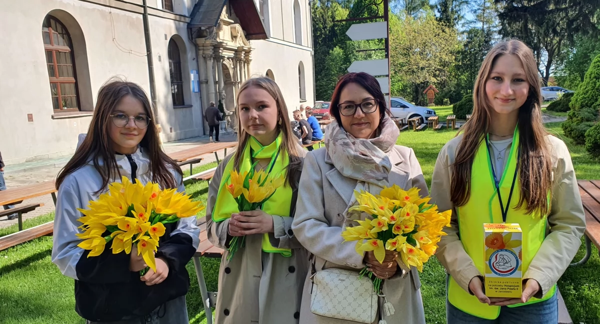 1245 wolontariuszy zebrało 180 tys. zł przed 57 sklepami i 62 kościołami podczas Jarosławskich Pól Nadziei 