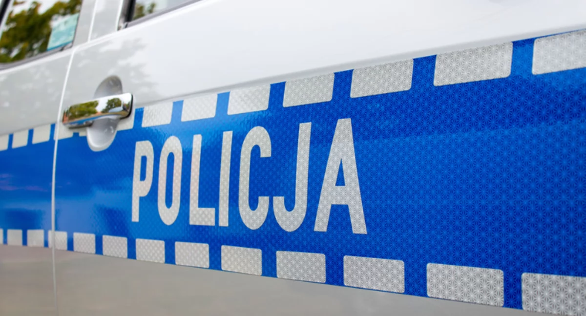Policjanci odnaleźli 28-latkę, która spadła ze skarpy i nie była w stanie sama wezwać pomocy 