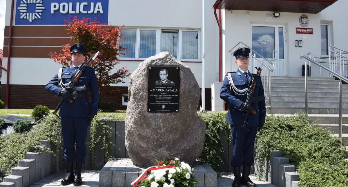 Policjanci oddali hołd nadinsp. Markowi Papale w 27. rocznicę jego śmierci