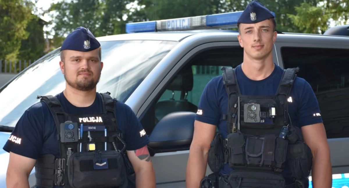 Na prośbę ojca policjanci pomogli w szybkim przewiezieniu dziecka, które spadło z przewijaka, do szpitala w Jarosławiu