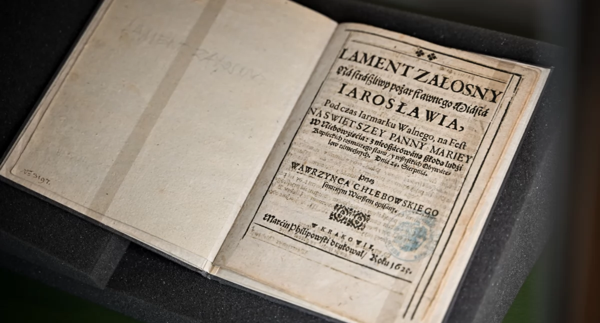 400-letni egzemplarz poematu  o pożarze Jarosławia  z 1625 roku zobaczymy na wystawie w Kamienicy Orsettich 