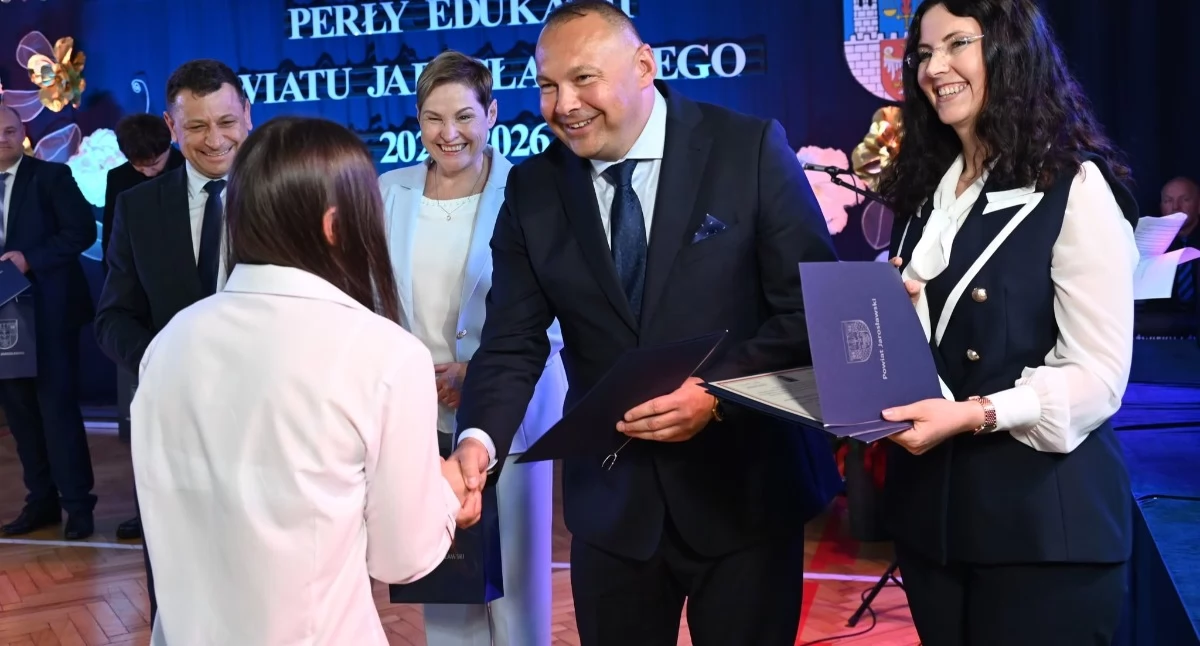 Pierwsza gala „Perły Edukacji Powiatu Jarosławskiego”. Święto wybitnych uczniów i pedagogów (ZDJĘCIA)