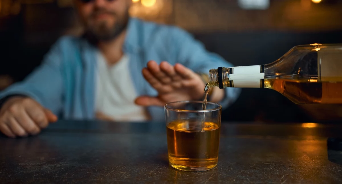 Objawy odstawienne alkoholu - kiedy trzeba reagować